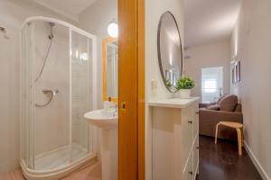 Pequeño descanso para 3, en Plaza de Chueca