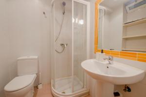 Pequeño descanso para 3, en Plaza de Chueca