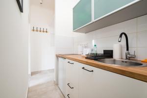 Saska Kępa Lavish Studio by BookingHost