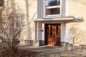 Saska Kępa Lavish Studio by BookingHost