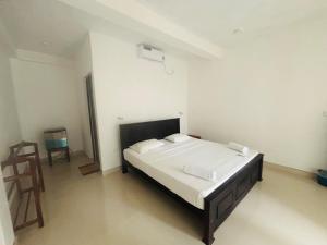 Goyambokka Beach front pool resort