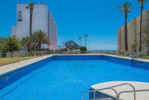 Sea-view apartment with Pool next to marina & beach