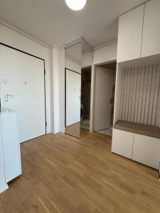 Golden Ivy Apartment