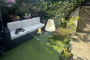 House - Sleeps 4 - Garden - Pets Ok - Parking