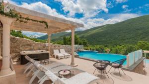 Villa Kameni Cvijet - Makarska by Villas Guide