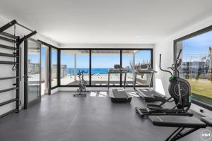 ViVi Homes - Sunny Views Wellness, Gym, Pool & Sea view