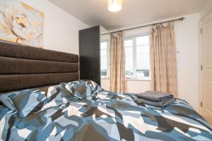 5 bed house with free secure parking in pleasant quiet location