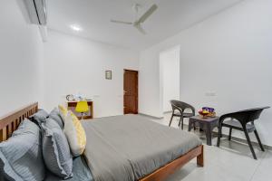 G Square 1 Room with Private Balcony Near Alappuzha Beach & Other Popular Attractions