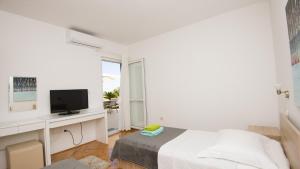 Villa Mandina - Makarska by Villas Guide