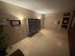 Calme avec grand balcon - 20 mn champs élysées