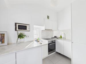 Charming 2BR steps from Castelo De S. Jorge | By Airnest