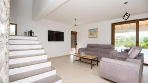 Villa Modriola - Makarska by Villas Guide