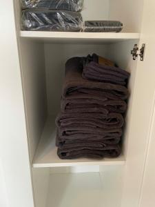 Bright apartment incl workplace near the city center