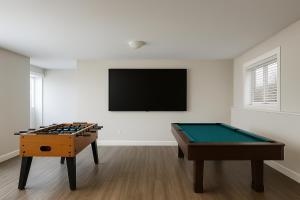 BizLodge Napanee Hillside Bayview Group And Family