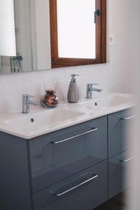 LA CASA DEL CAMINERO Piscina climatizada