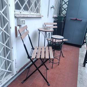 Vatican Museums Balcony Apartment - Fast Wi-Fi & Metro Nearby