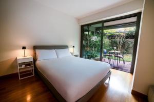 One-bedroom Apartment Unit G with Garden