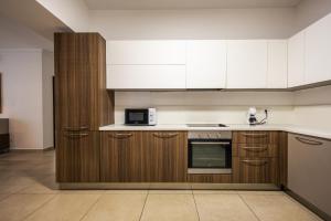 Luxury Apartment with Pool and Terrace, Top Location