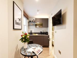 Shared kitchen, micro studio-5min to Baker St Tube