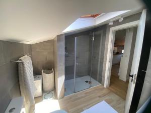 Brand New Cozy Challet-10m walk to the Beach