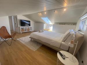 Brand New Cozy Challet-10m walk to the Beach