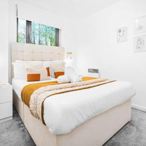 City Centre Apartment with Private Terrace - Pet Friendly 126S