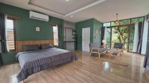 Mama Home Misty Lakeside