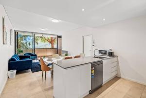 Spacious 3BR Waterloo Near CBD Free Parking