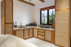 Sorento by DH - Prime Spot with Private Pool