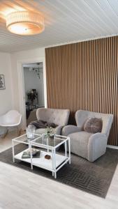 Småländsk stugidyll med vedeldad tunna & pizzaugn