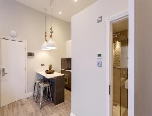 Stunning ground floor studio 5 min to tube