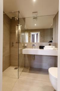 Stunning ground floor studio 5 min to tube