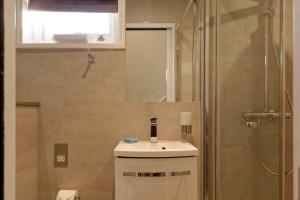 Micro and bright, cosy studio at West Hampstead