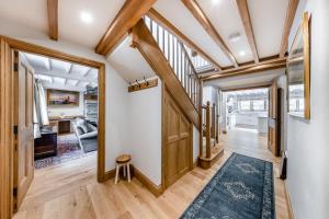 4 Bed in Derwenlas oc-c29244