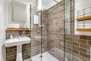 4 Bed in St. Ives oc-t33609