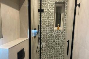 NW119SG-ModernApt-2Guests-2Br-1minHighStreet