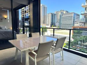 Spacious Luxury 2BR apartment Southbank with parking