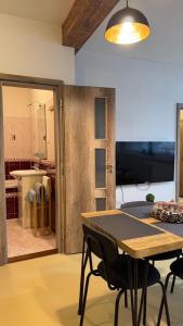 Cozy Old Town Free Parking Self Check In