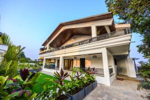 Valley View 5-BHK Villa With Private Pool, Sit-out Areas, TT Table, Pool Table , Bar & Scenic Views