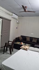 Swastik Farm House --Adjoing to Aravali College