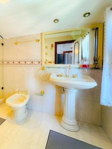 Casa de alto padrão em condomínio fechado