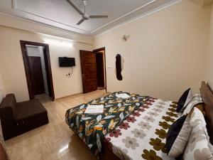 Heaven Vibes Stays Luxury 1Bhk Apartment Tapovan