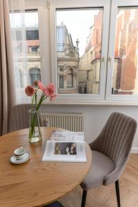 Świdnicka City Center Apartment with Opera View ProperUNIT