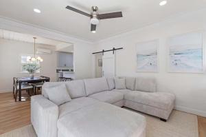 La Jolla Coastal Retreat - Walk to Beach