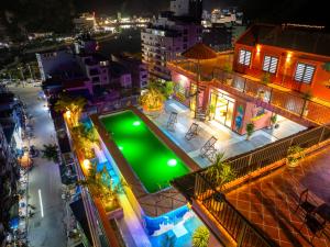 V Fleurs Hotel Cat Ba