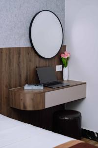 V Fleurs Hotel Cat Ba