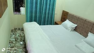 Hotel Rama Crown