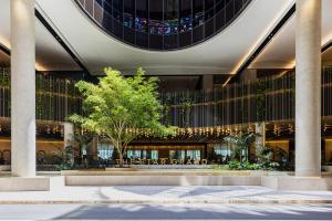 Luxury 50th Floor 2BR at Queens Wharf with Parking