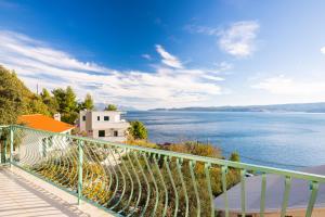 Green Oasis Holiday Home