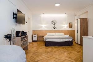 Metro Explorer 1BR near Hospital & Metro Baquedano